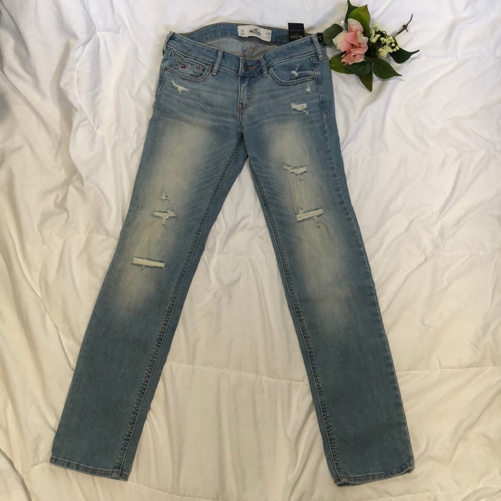BRAND NEW Distressed Hollister Jeans